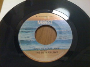 Sisters Love - Give Me Your Love